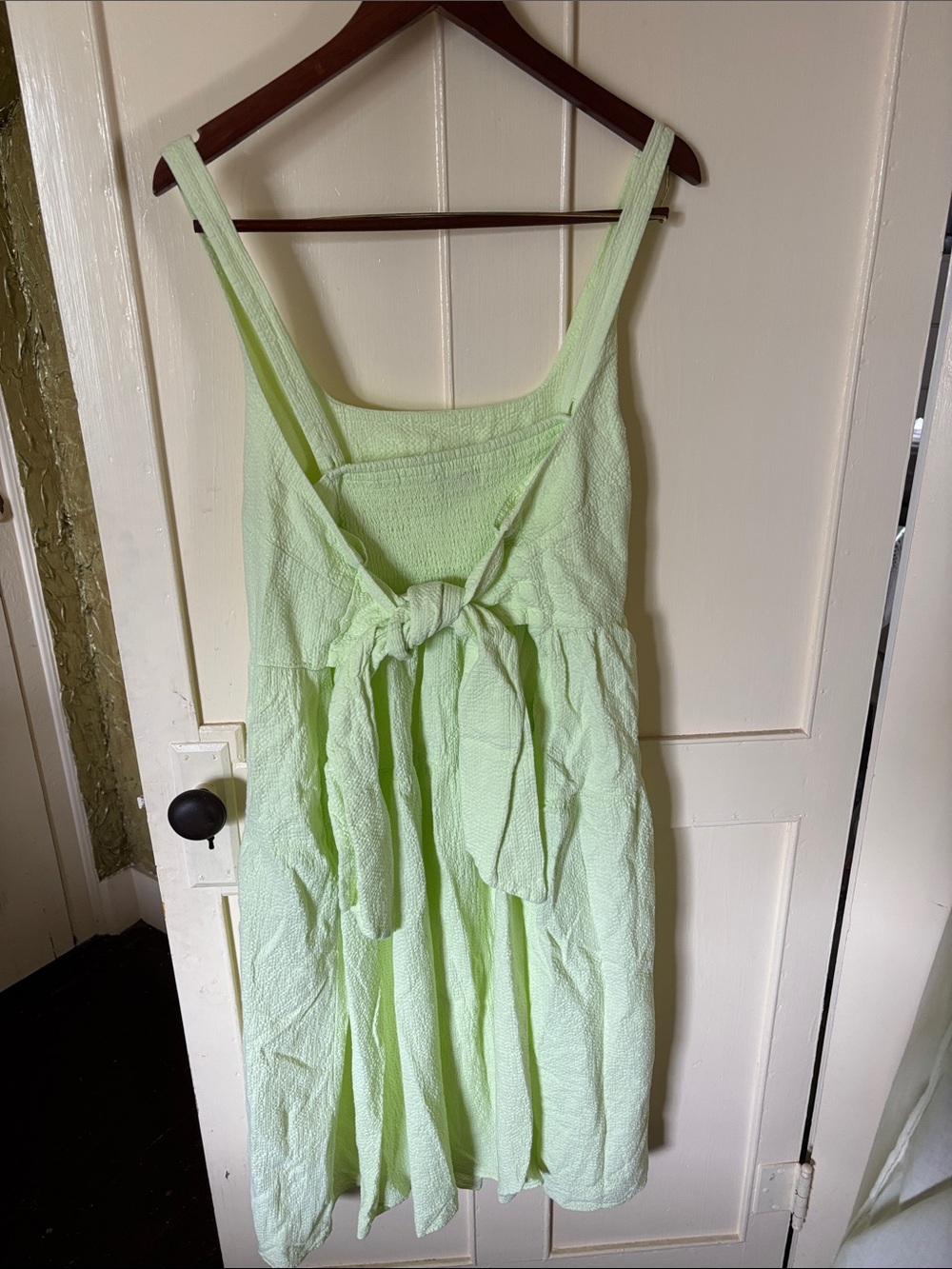 Ava & Viv Light Lime Green Textured Sleeveless Midi Dress - Picture 3 of 3